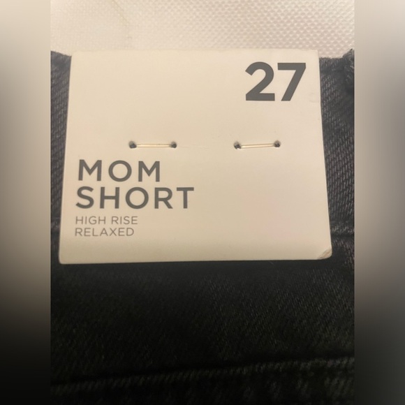 NWT Forever 21 Mom Shorts High Rise Black denim shorts raw hem Size 27 - Picture 5 of 11